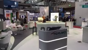 Barista-Theke am Stand von Terumo Interventional Systems auf dem CIRSE-Kongress in Kopenhagen